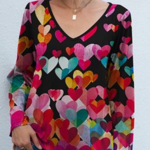 Heart 💜 V neck tunic - Picture 7 of 7